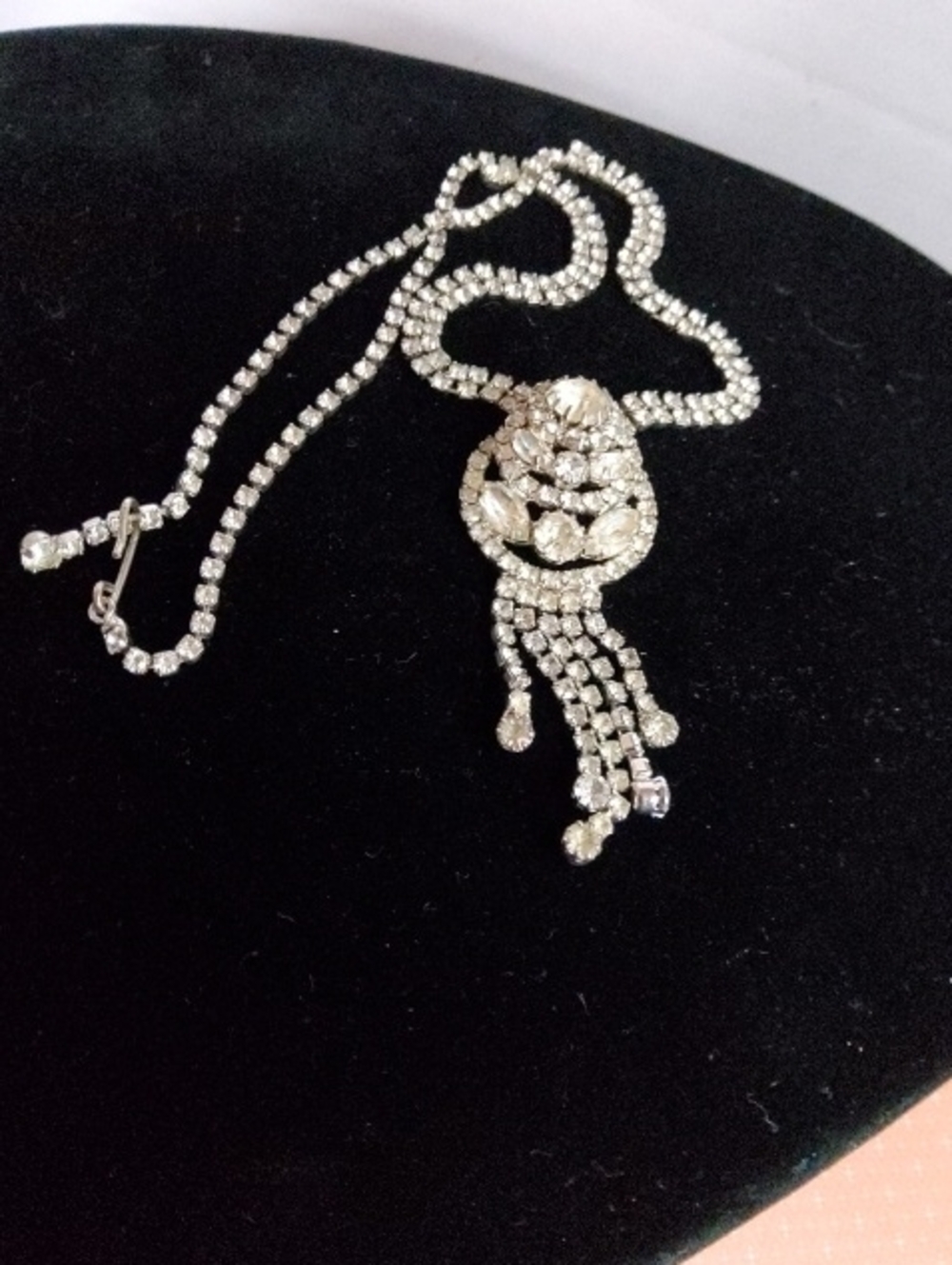 Vintage Rhinestone 3D choker necklace.
